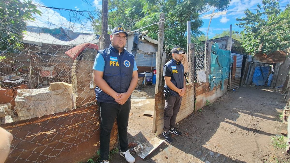 Policías Federales en el pasillo en donde se realizó el mega operativo. Policías Federales en el pasillo en donde se realizó el mega operativo.