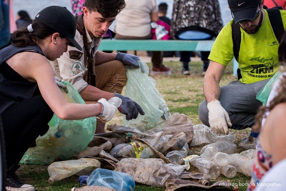 Plásticos en el Paraná: botellas y envases son los mayores contaminantes del río