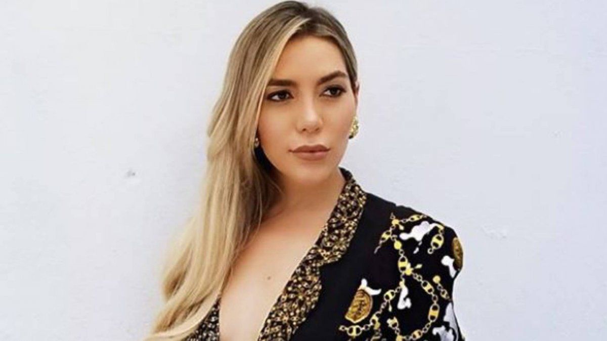 Frida Sofía se acerca cada vez mas a familia de su padre