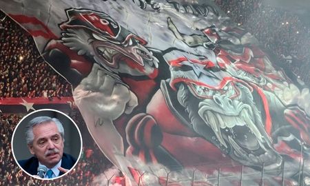El presidente Alberto Fernández, se refirió a la bandera de Los Monos que el pasado sábado apareció en la despedida del jugador de fútbol Maximiliano Rodríguez en la cancha de Newell´s. El presidente Alberto Fernández, se refirió a la bandera de Los Monos que el pasado sábado apareció en la despedida del jugador de fútbol Maximiliano Rodríguez en la cancha de Newell´s.