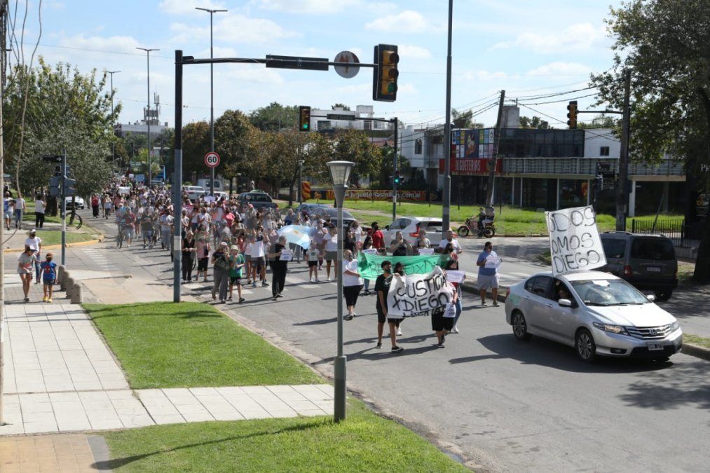 Los manifestantes piden la liberación de Diego C. La caravana se arrancó desde Wilde y Eva Perón