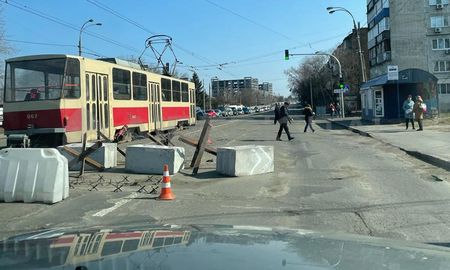 La capital de Ucrania está destrozada por los hostigamientos de Rusia. La crisis interna del país es desesperante. El Gobierno busca negociar el fin de los ataques. La capital de Ucrania está destrozada por los hostigamientos de Rusia. La crisis interna del país es desesperante. El Gobierno busca negociar el fin de los ataques.
