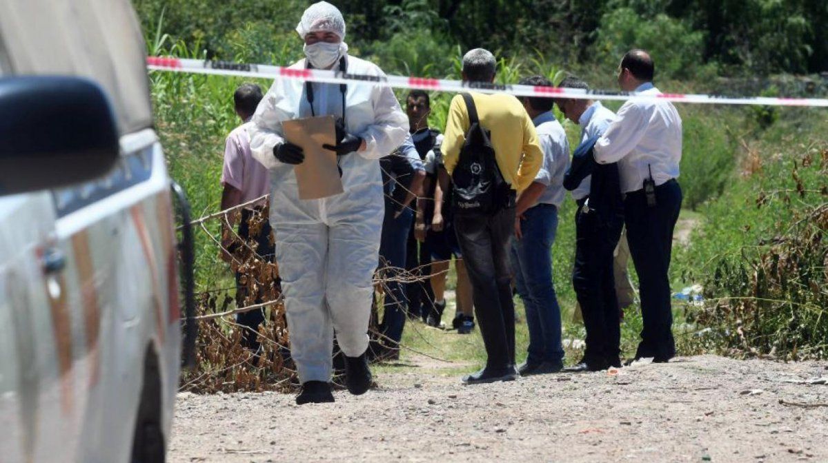 Encontraron el cuerpo calcinado de una mujer en un descampado
