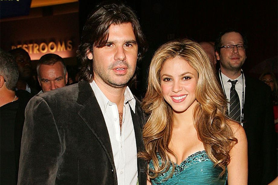 Shakira y Antonio de la Rúa se conocieron en el 2000, durante una cena en la Argentina.