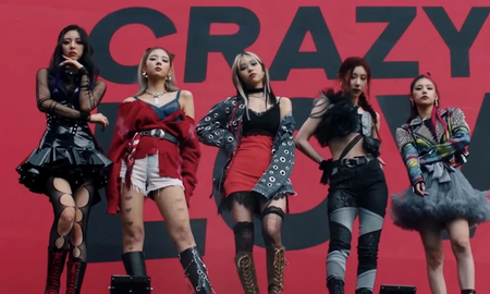 El grupo de Kpop, ITZY, interpretará la canción principal de su próximo álbum CRAZY IN LOVE, en el programa de entrevistas estadounidense. El grupo de Kpop, ITZY, interpretará la canción principal de su próximo álbum CRAZY IN LOVE, en el programa de entrevistas estadounidense.