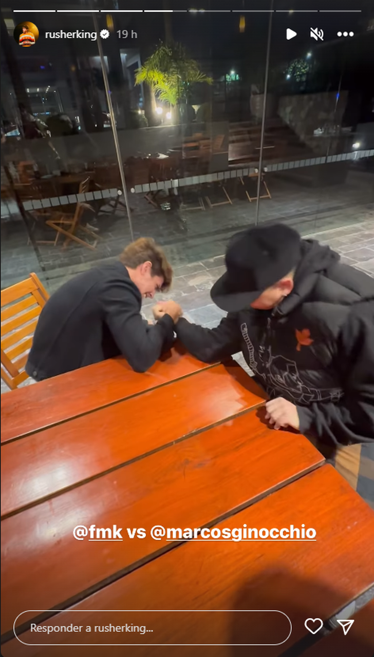 Marcos Ginocchio salió el fin de semana con Rusherking y sus amigos, incluido el músico FMK.