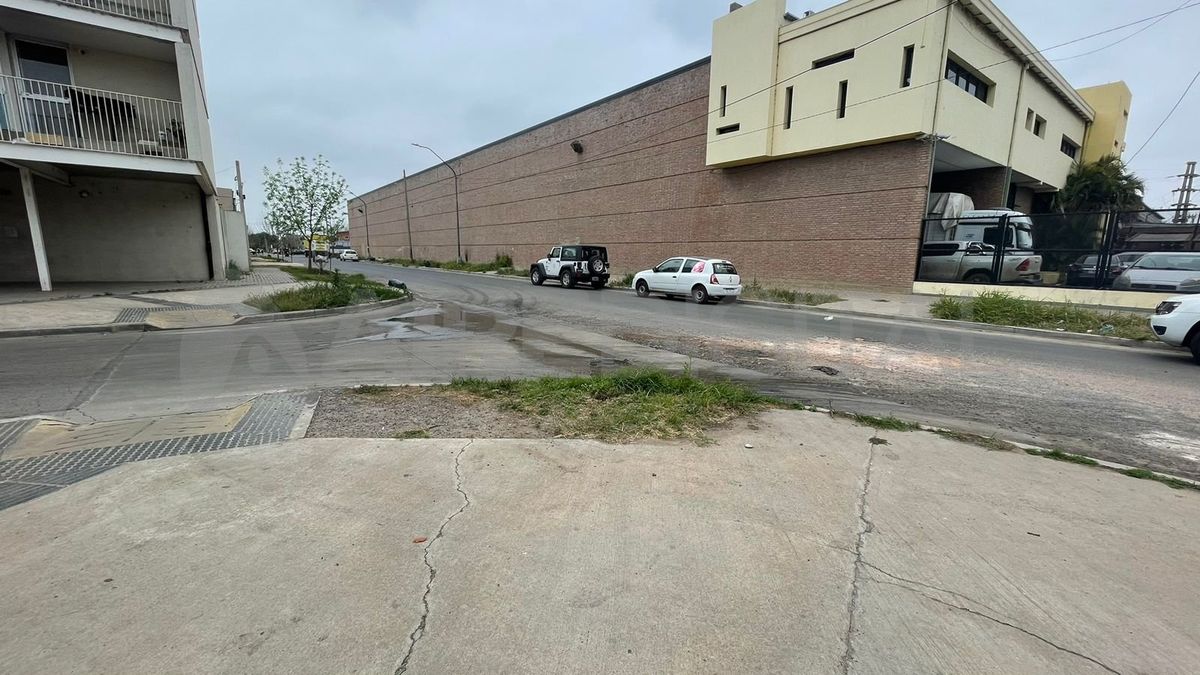 Se robaron los postes de luz y la señalética. Se robaron los postes de luz y la señalética.