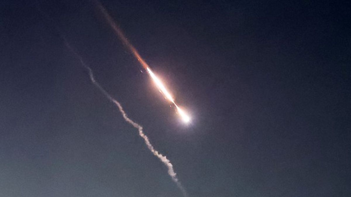 Las autoridades de Israel reportaron un ataque a tiros en un suburbio del sur de Tel Aviv la noche de este martes, en el que resultaron heridas al menos 10 personas. Las autoridades de Israel reportaron un ataque a tiros en un suburbio del sur de Tel Aviv la noche de este martes, en el que resultaron heridas al menos 10 personas.