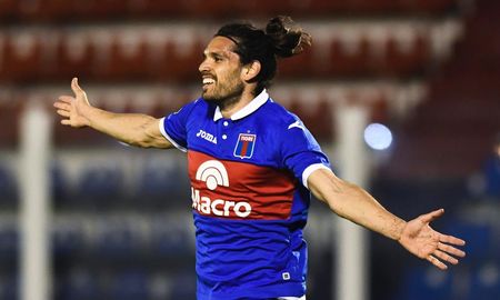 Tigre quiere seguir soñando en las competiciones internacionales. Debe vencer si o si a Guaraní. Tigre quiere seguir soñando en las competiciones internacionales. Debe vencer si o si a Guaraní.