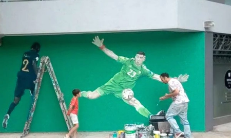 La atajada épica de Emiliano Dibu Martínez: la increíble historia del mural de Maic Bruera en Palermo La atajada épica de Emiliano Dibu Martínez: la increíble historia del mural de Maic Bruera en Palermo