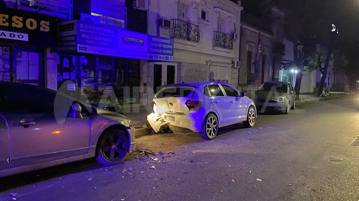Tres autos estuvieron involucrados en el choque en cadena en el macrocentro de Santa Fe.