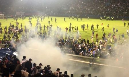 indonesia: las imagenes de uno de los peores desastres en la historia del futbol indonesia: las imagenes de uno de los peores desastres en la historia del futbol