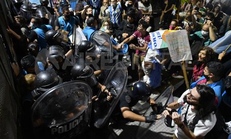 Durante la movilización del viernes, hubo represión policial. Durante la movilización del viernes, hubo represión policial.