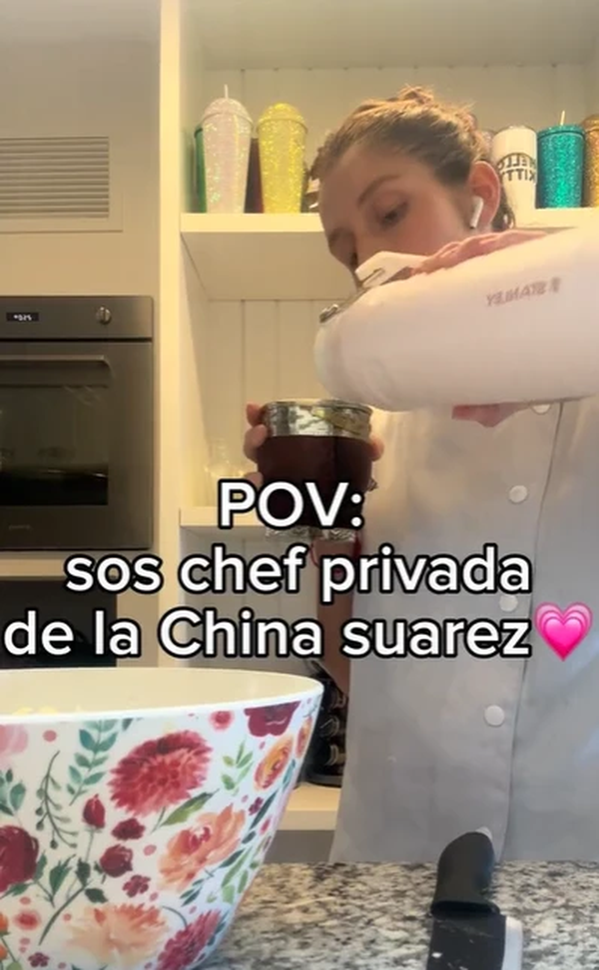 En su TikTok, Scarpa muestra sus recetas y qué comen sus clientes famosos. En su TikTok, Scarpa muestra sus recetas y qué comen sus clientes famosos.