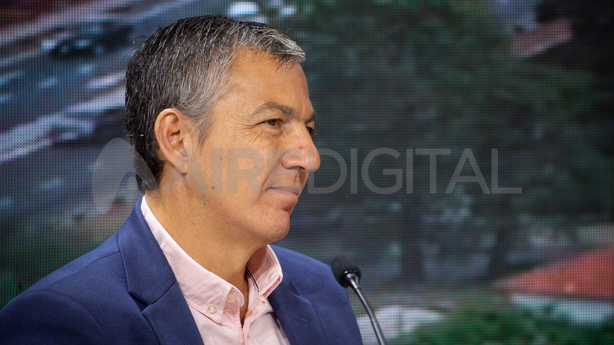 El ministro de Trabajo, Juan Manuel Pusineri, instó a los gremios “a que no se lleven adelante nuevas medidas de fuerza o en su caso se revisen las dispuestas”.