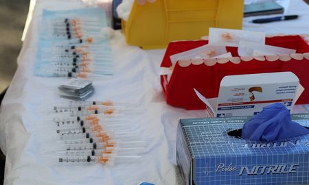 El plan está sujeto a la aprobación de la Administración de Alimentos y Medicamentos (FDA), que se espera en las próximas semanas. El plan está sujeto a la aprobación de la Administración de Alimentos y Medicamentos (FDA), que se espera en las próximas semanas.