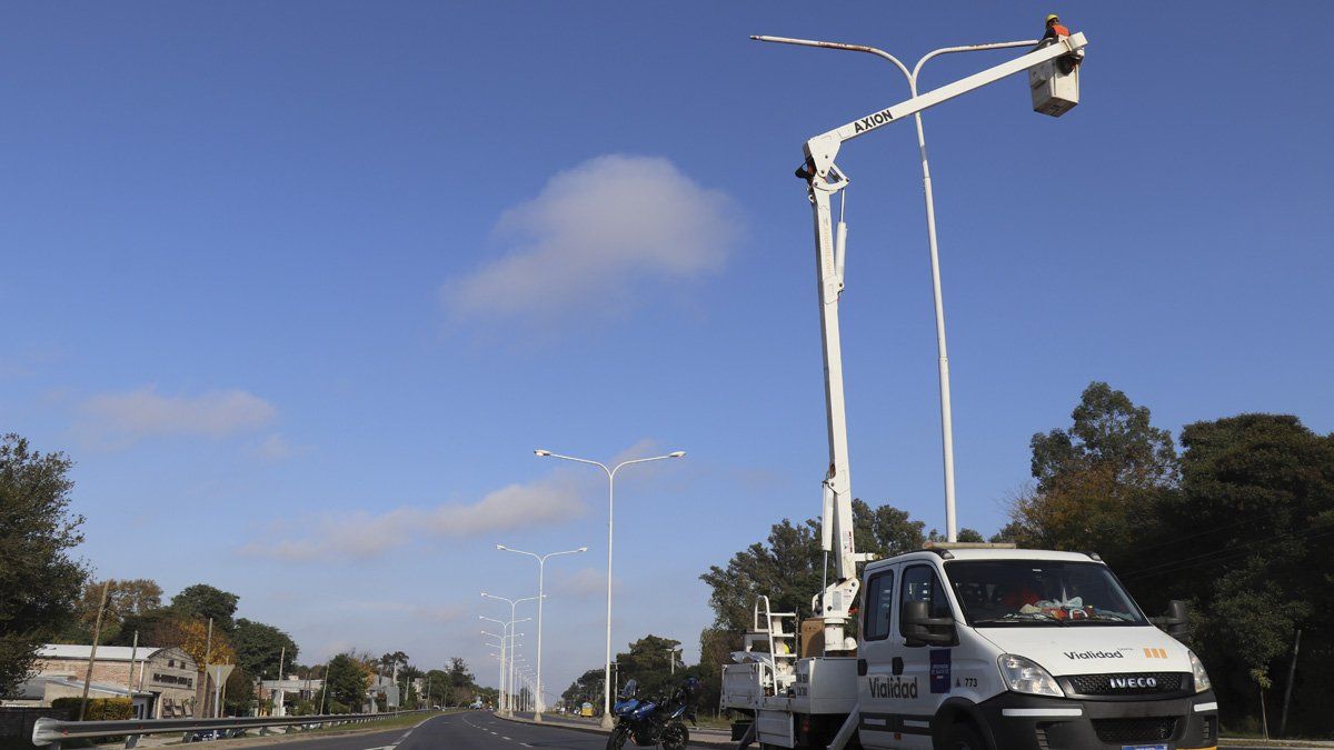 Los trabajos comprenden los primeros 6 kil&oacute;metros de la Ruta Provincial N&deg;1, l&iacute;mite entre los distritos de Santa Fe y San Jos&eacute; del Rinc&oacute;n.