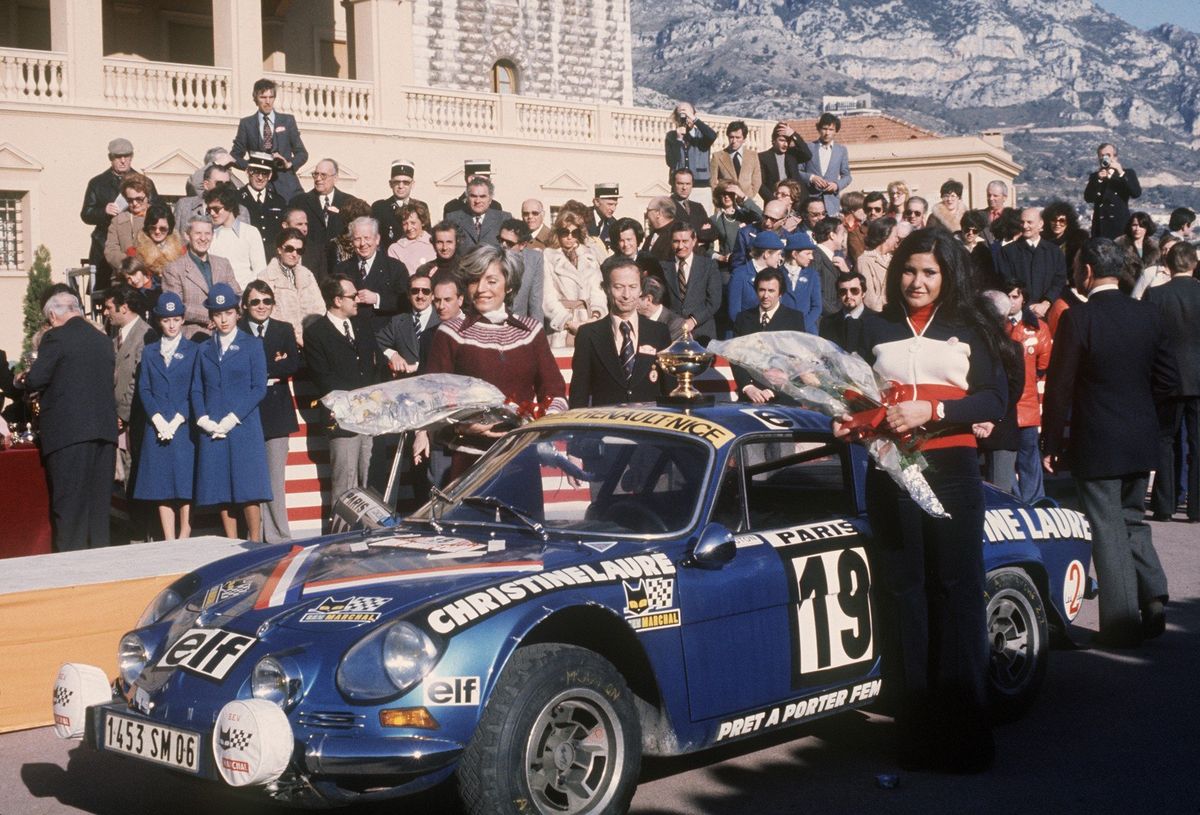 En el Rally de Montecarlo de 1976, conduciendo un Alpine-Renault A110 1800 y, con su compatriota Françoise Conconi como navegante, Mouton finalizó 11ª en la General, entre 48 participantes. Fue un excelente resultado, ya que era la tercera prueba que disputó en el Mundial, en el que debutó en 1974. En el Rally de Montecarlo de 1976, conduciendo un Alpine-Renault A110 1800 y, con su compatriota Françoise Conconi como navegante, Mouton finalizó 11ª en la General, entre 48 participantes. Fue un excelente resultado, ya que era la tercera prueba que disputó en el Mundial, en el que debutó en 1974.