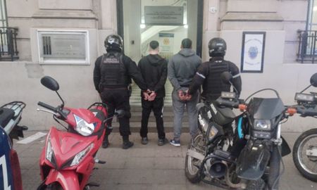 Los sospechosos fueron trasladados a sede policial tras su aprehensión. Los sospechosos fueron trasladados a sede policial tras su aprehensión.