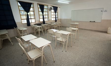 La creciente preocupación por las situaciones de violencia en ámbitos educativos volvió a instalar el debate sobre el rol de la escuela, las familias y el Estado. La creciente preocupación por las situaciones de violencia en ámbitos educativos volvió a instalar el debate sobre el rol de la escuela, las familias y el Estado.