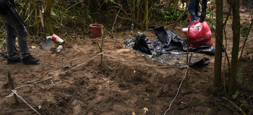 Desenterradores es el nuevo oficio en México, el país de las fosas