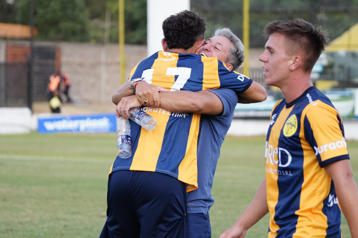 Con gol de Bizanz, Atlanta venció 1 a 0 a Almirante Brown en su debut en la Primera Nacional 2024. Con gol de Bizanz, Atlanta venció 1 a 0 a Almirante Brown en su debut en la Primera Nacional 2024.