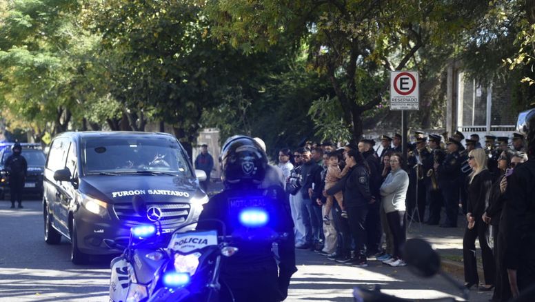 Murió un policía que chocó mientras escoltaba un traslado de órganos: el emotivo homenaje