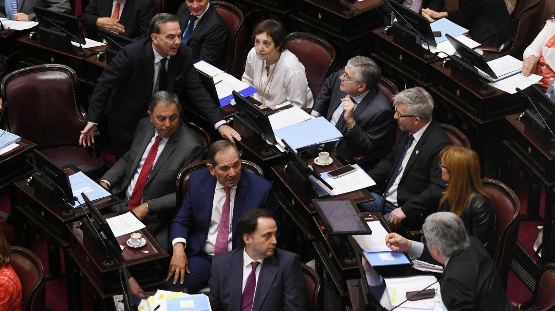 Con los votos del peronismo en el Senado, el Gobierno logró el Presupuesto 2019