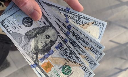 Desde este viernes, los precios de los bienes y serviciospodrán mostrarse en dólares y en otras monedas. Desde este viernes, los precios de los bienes y serviciospodrán mostrarse en dólares y en otras monedas.