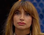 Solange Abraham resbaló con un escalón y terminó en el piso durante un especial de Pasapalabra. Solange Abraham resbaló con un escalón y terminó en el piso durante un especial de Pasapalabra.