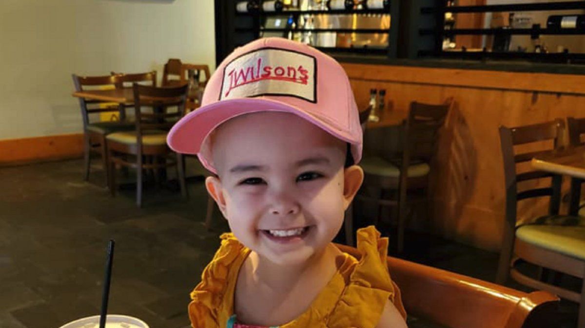 Un restaurante abrió sus puertas fuera de horario para atender a una nena de 3 años con leucemia