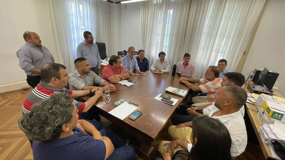 Los representantes de la Municipalidad de Santo Tomé y el gremio Asteom ya mantuvieron reuniones por los 53 empleados.
