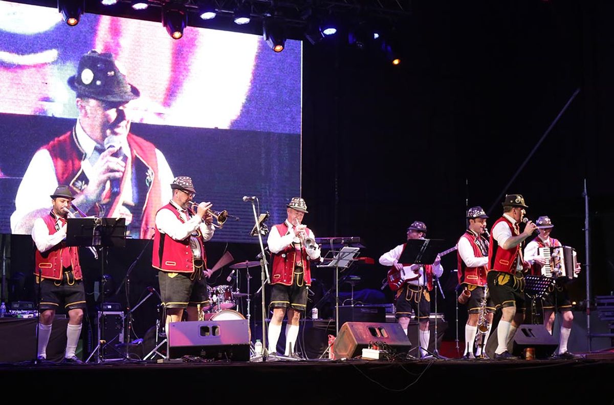 La Zillertal Orchester también participó de la Fiesta Nacional de la Agricultura en Esperanza.