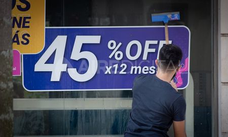 El sector del comercio atraviesa una crisis profunda. El sector del comercio atraviesa una crisis profunda.