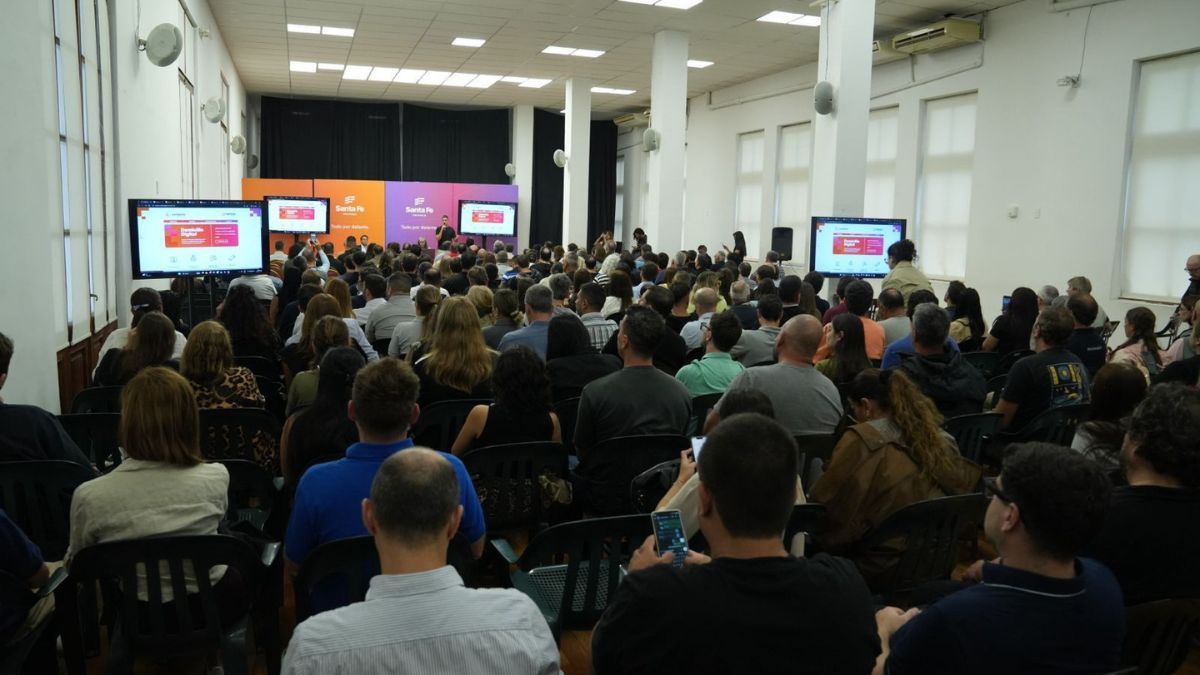 Se trata de una herramienta que busca democratizar el acceso a las compras públicas, ampliar la base de oferentes y fortalecer la transparencia en el uso de los recursos públicos. Se trata de una herramienta que busca democratizar el acceso a las compras públicas, ampliar la base de oferentes y fortalecer la transparencia en el uso de los recursos públicos.