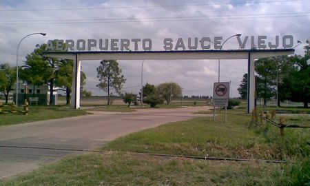 Para la exportación, se puede hacer Aduana de origen en el depósito Fiscal de Servicios Portuarios y se realiza un tránsito aduanero hacia el aeropuerto de Sauce Viejo, donde la mercadería se embarca a Aeroparque. Para la exportación, se puede hacer Aduana de origen en el depósito Fiscal de Servicios Portuarios y se realiza un tránsito aduanero hacia el aeropuerto de Sauce Viejo, donde la mercadería se embarca a Aeroparque.