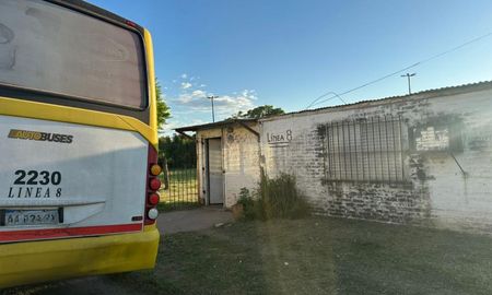 El robo en la parada de la línea 8 ocurrió de madrugada, sin serenos ni controles. El robo en la parada de la línea 8 ocurrió de madrugada, sin serenos ni controles.