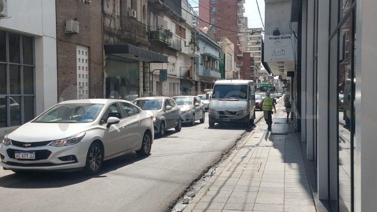 Así se circulaba este mediodía en el centro de la ciudad de Santa Fe