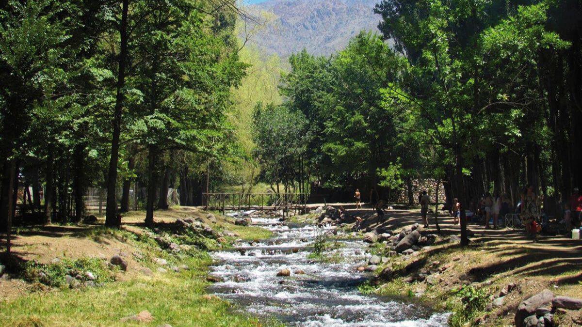 El Manzano Histórico combina memoria sanmartiniana y paisaje cordillerano en Tunuyán.