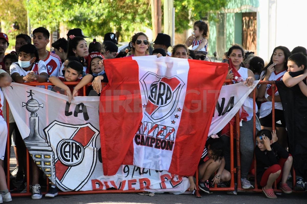 La hinchada de River ya llegó a Santiago del Estero.