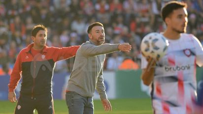 Mientras Unión trabaja en levantar la inhibición, el Kily González piensa en Argentinos