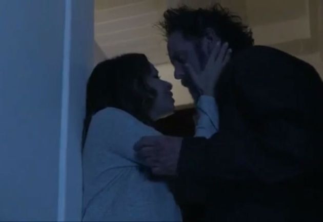 La violenta escena de sexo en el final de Un gallo para Esculapio