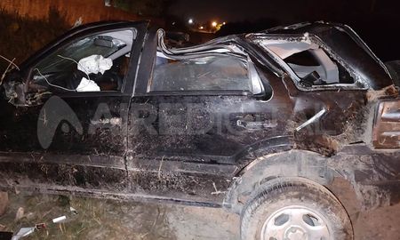 El conductor de 67 años impactó contra el tapial de un motel. El conductor de 67 años impactó contra el tapial de un motel.