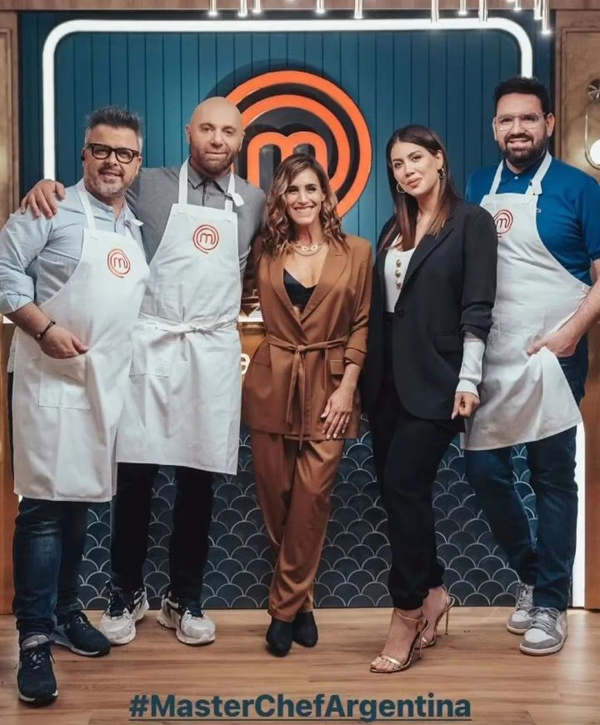 Soledad Pastorutti se unió al equipo de MasterChef y compartió espacio con Wanda Nara y los jurados. Soledad Pastorutti se unió al equipo de MasterChef y compartió espacio con Wanda Nara y los jurados. 