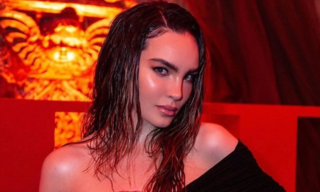 Los cantantes se separaron en febrero. Ahora, Belinda se mostró sin la letra C, que estaba dentro de un corazón en su pie. Los cantantes se separaron en febrero. Ahora, Belinda se mostró sin la letra C, que estaba dentro de un corazón en su pie.