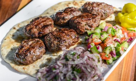 Te contamos cómo hacer köfte, el plato tradicional de Turquía. Te contamos cómo hacer köfte, el plato tradicional de Turquía.