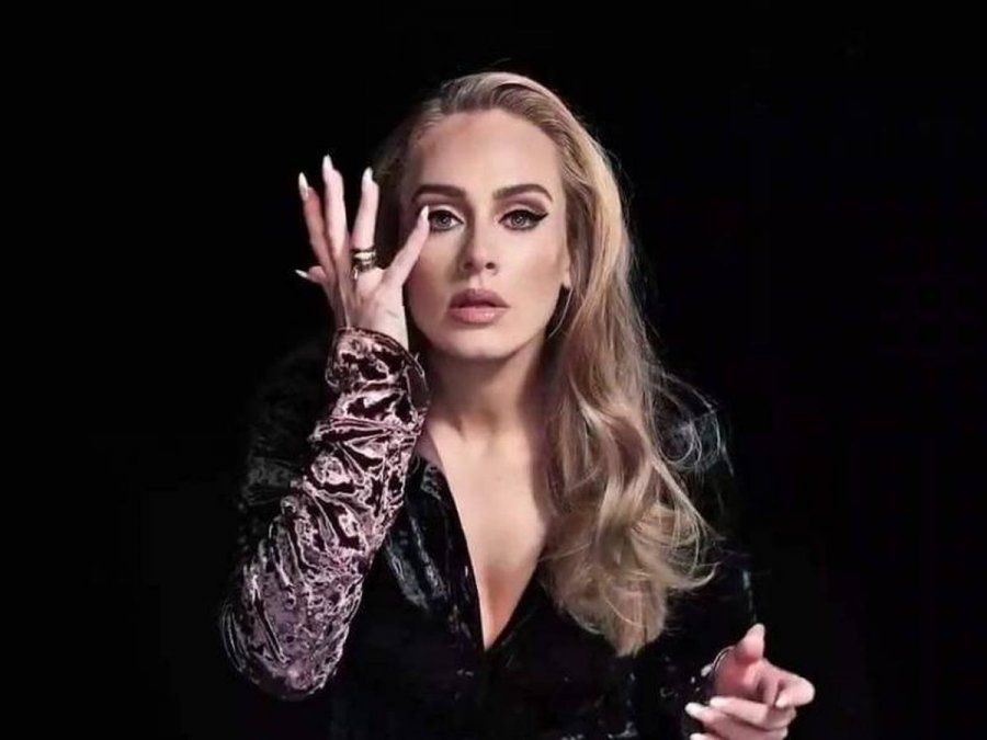 La popular cantante Adele comunicó a sus fans la reprogramación de sus shows en Las Vegas y pidió disculpas de una manera muy especial.
