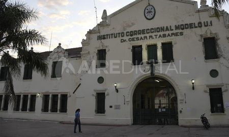 La intervención en la cárcel de Coronda implicará la demolición de las estructuras existentes en dichos patios, donde se generarán espacios específicos para el desarrollo físico y para la actividad recreativa infantil.