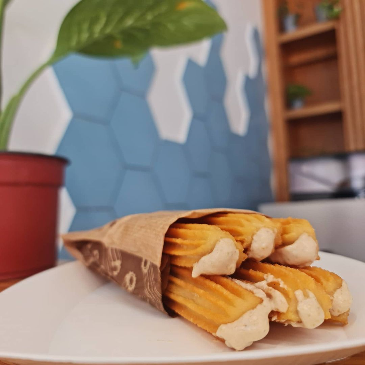 Los polémicos churros rellenos con Vitel Toné. /Instagram @churroseltopo  