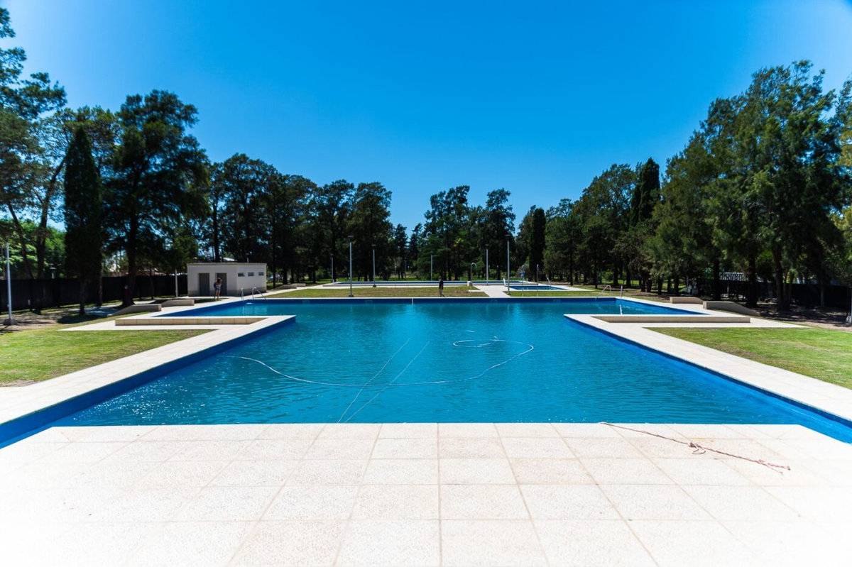 El Parque Balneario Municipal es uno de los espacios más concurridos por la los habitantes y por los turistas en el verano.